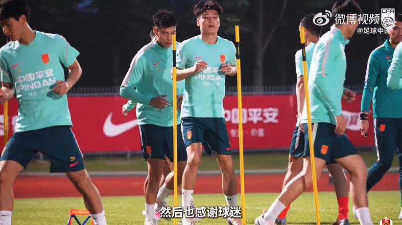 罗马诺：纽卡接近签下阿贾克斯18岁中场斯图尔，总价超2500万欧