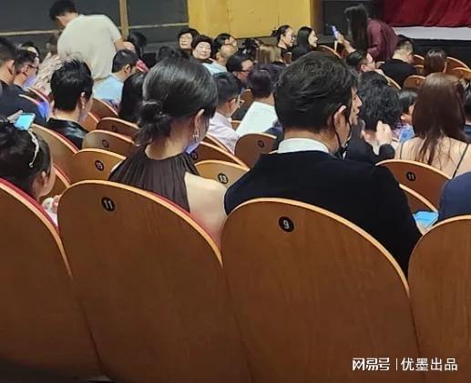 勇士队格林谈湖人队里夫斯顶薪：不能表现挣扎，否则骂得体无完肤