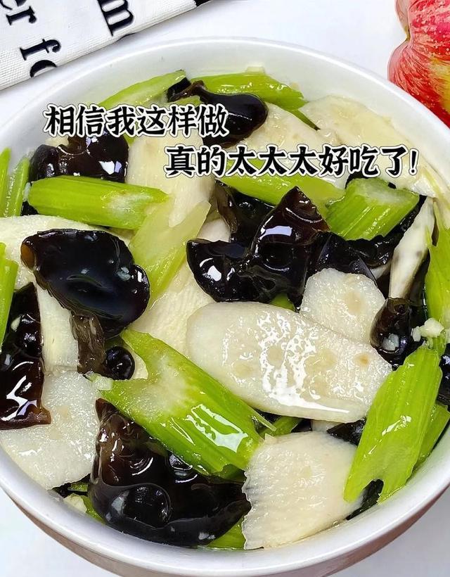 换亚马尔上也没用，西班牙被佛得角逼平，对面的大巴摆得太严实